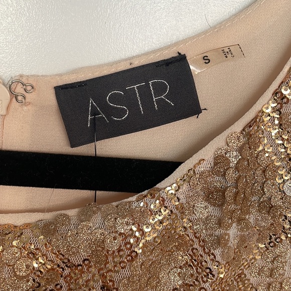 NWT ASTR Sequin Crop Top - Picture 3 of 6